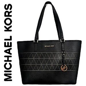 MICHEAL KORS.EUC.Black "JetSet" Carryall Leather Tote bag.Black w/gold hardware.